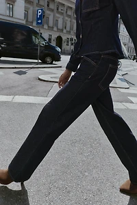 Z1975 MID-RISE STRAIGHT SLIM BELTED JEANS