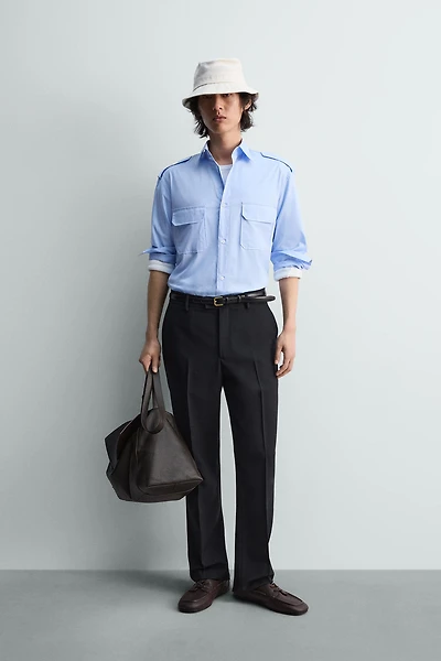 CHEMISE À POCHES ET PATTES