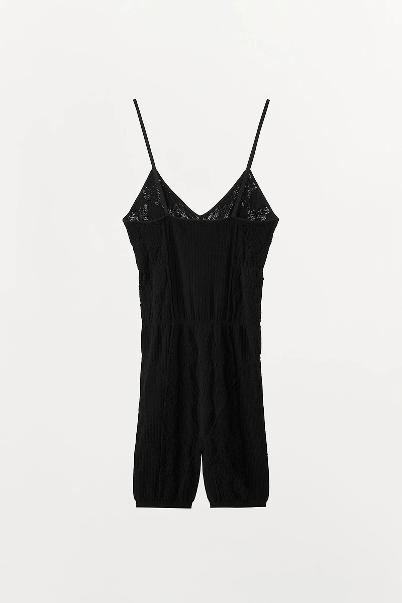 SEAMLESS LACE SHORT JUMPSUIT