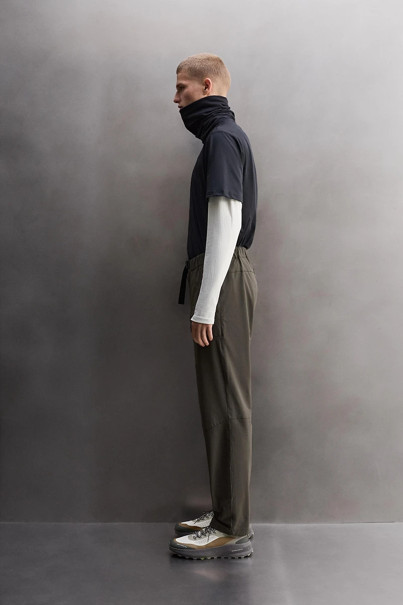 PANTALON TECHNIQUE AVEC CEINTURE