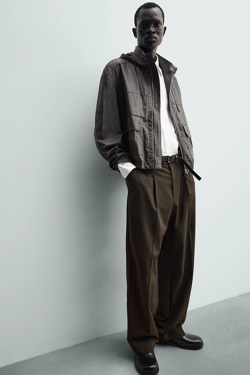 PANTALON COUPE LARGE À PLIS