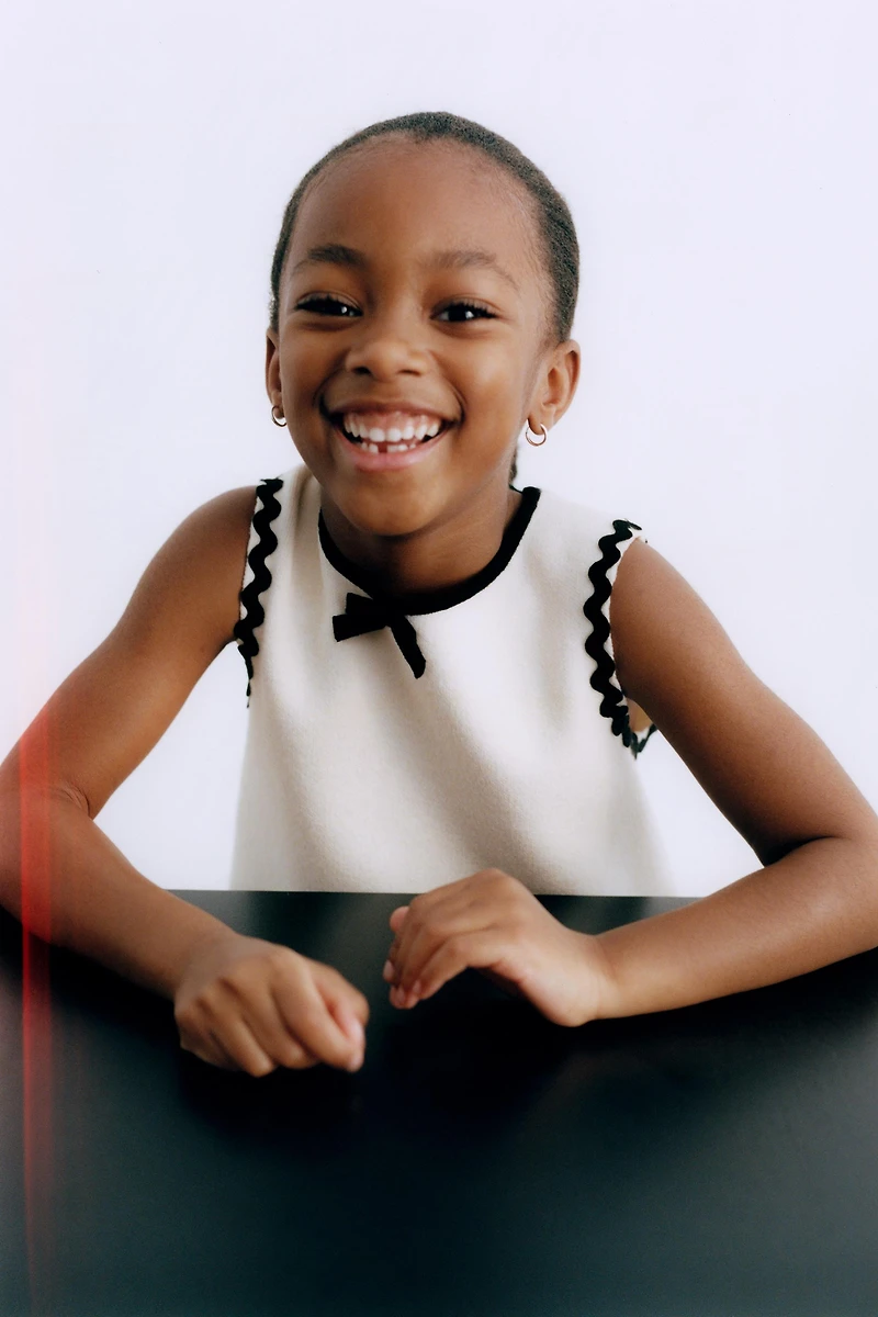 CONTRAST WAVY KNIT DRESS