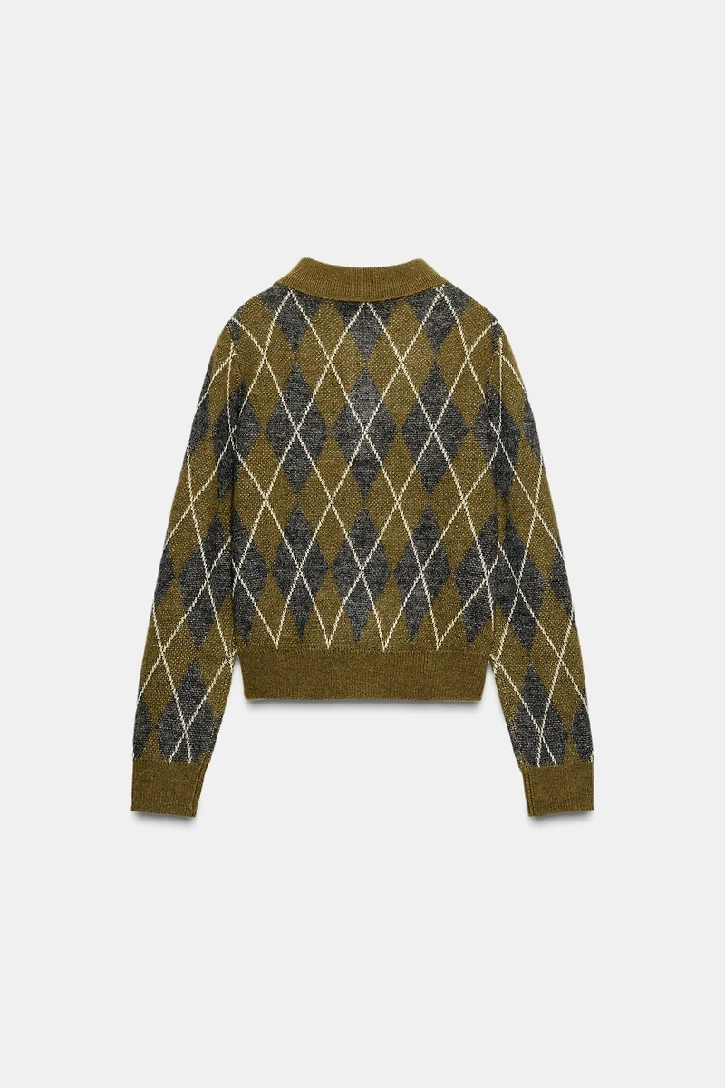PULL EN MAILLE À LOSANGES