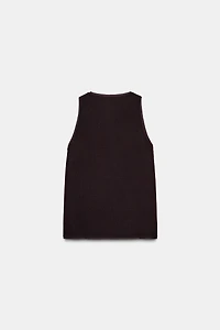 SOFT SLEEVELESS TOP