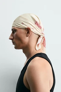 BANDANA SATINÉE À IMPRIMÉ GÉOMÉTRIQUE