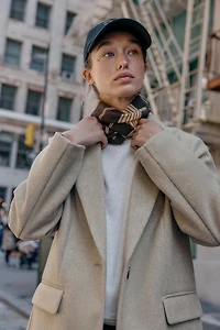 SOFT ONE-BUTTON BLAZER