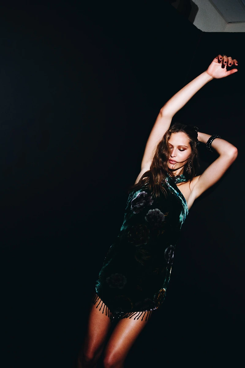 ROBE EN VELOURS ET FRANGES