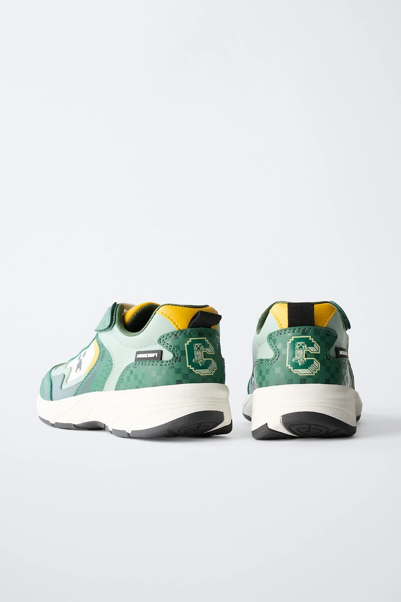 MINECRAFT © MOJANG AB. ™ SNEAKERS