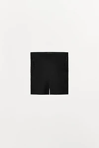 SEAMLESS LACE SHORTS