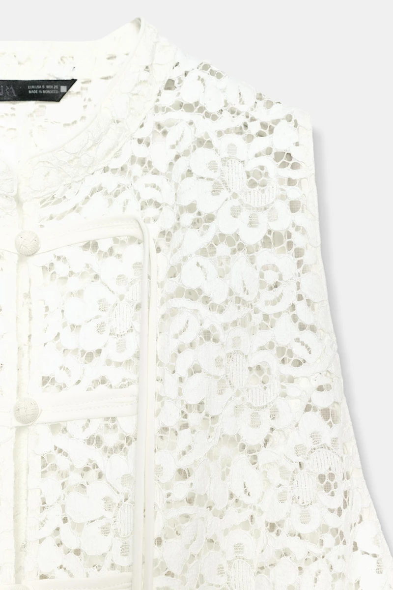 GUIPURE LACE FROG CLASP TOP