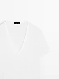 Linen V-neck T-shirt