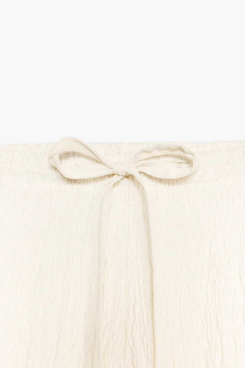 TEXTURED STRAIGHT LEG PANTS