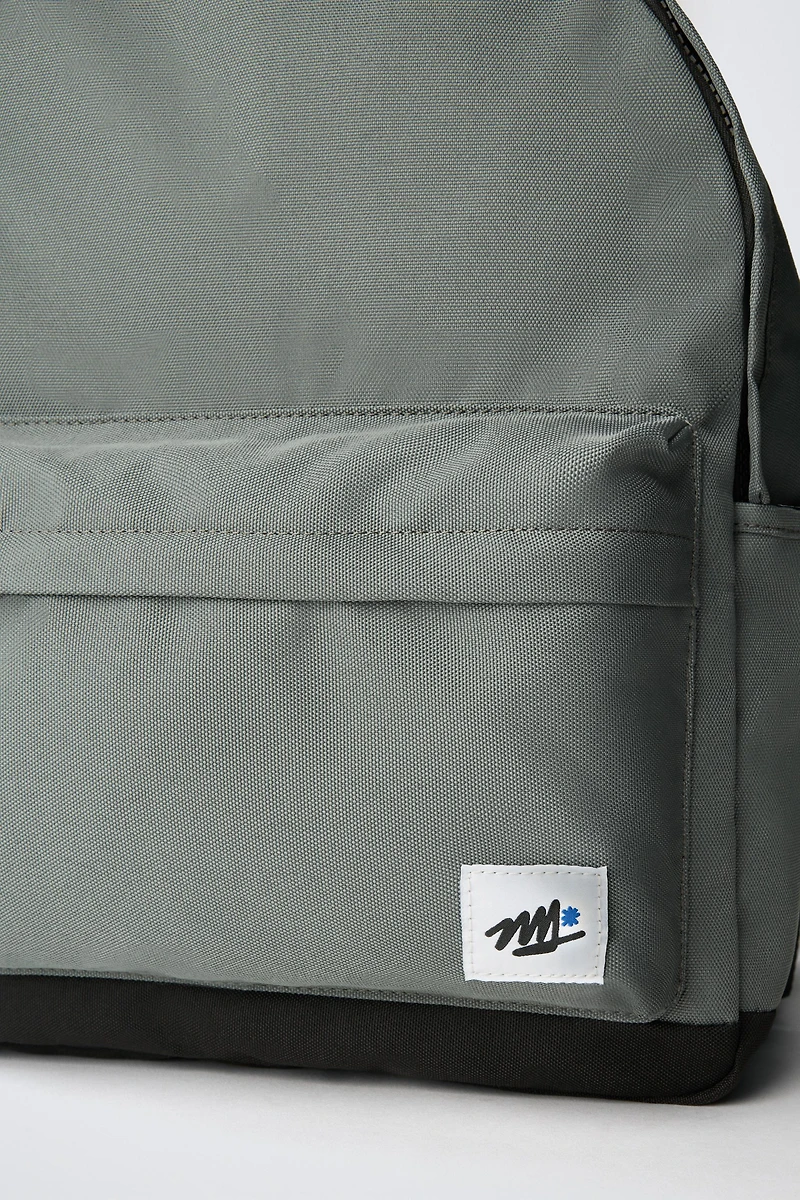BASIC SCHOOL BACKPACK