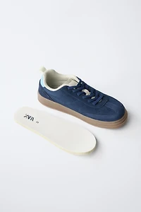 TENNIS EN CUIR PIEDS NUS
