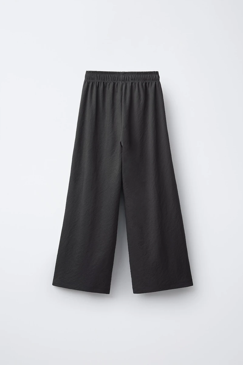 FLOWY WIDE LEG PANTS