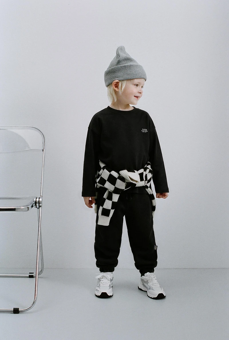 EMBROIDERED HEAVY WEIGHT T-SHIRT