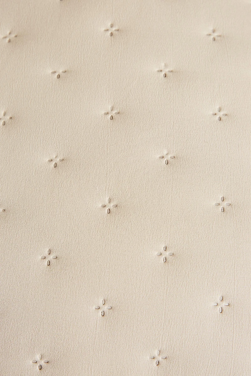 QUILTED DOTTED PILLOW SHAM FOR QUILT