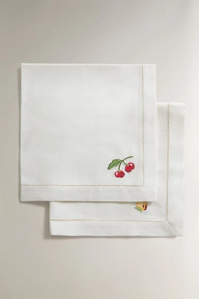 FRUIT EMBROIDERED NAPKINS (PACK OF 2)