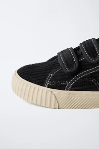 TENNIS EN COTON CÔTELÉ AVEC INTÉRIEUR MOUTONNÉ