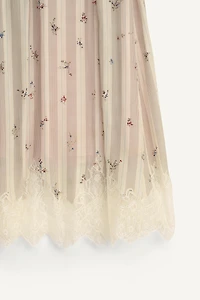 LIMITED EDITION FLORAL LACE SKIRT