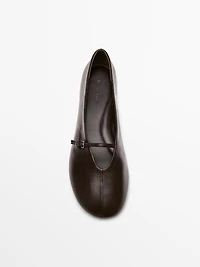 Leather ballet flats with buckle