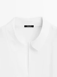 Flowing shirt with polo collar