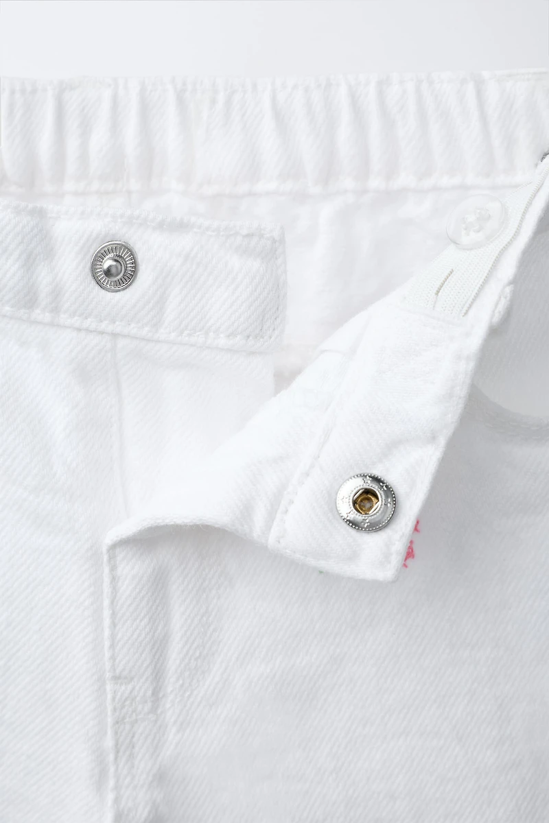 MOM FIT TWILL SHORTS WITH CROSS-STITCH FLOWERS