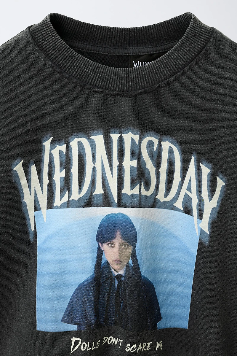 SWEAT EFFET DÉLAVÉ WEDNESDAY ©