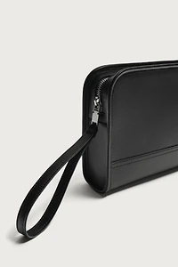 TEXTURED CLUTCH