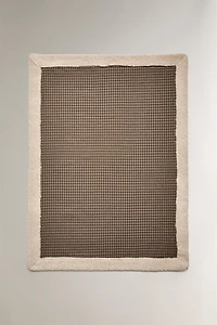 CHECKED PET BLANKET