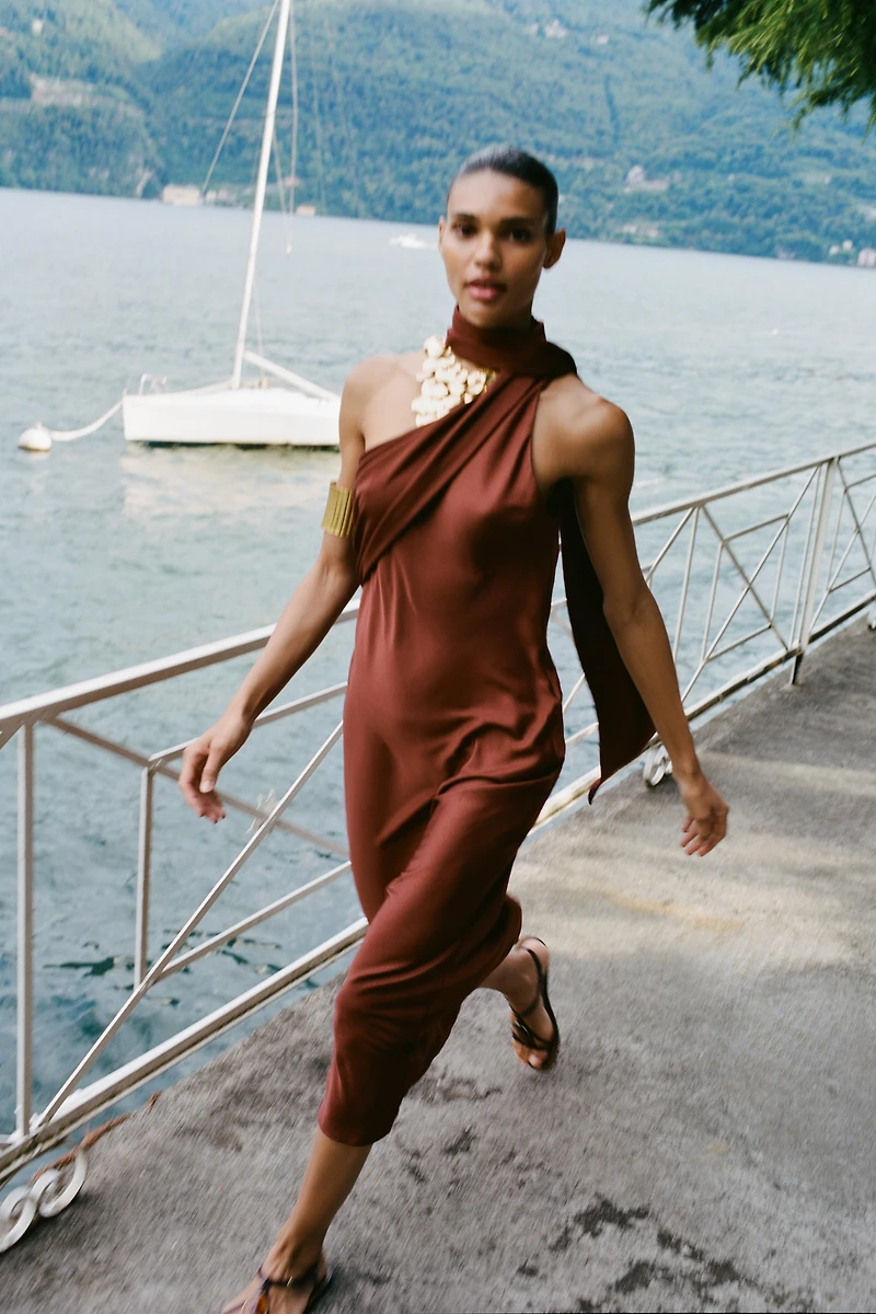 ROBE MIDI ASYMÉTRIQUE FOULARD