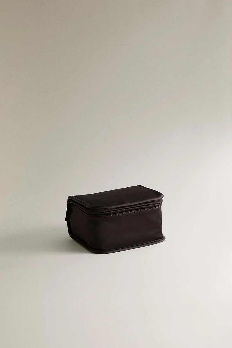 MEDIUM SATEEN MAKEUP BAG