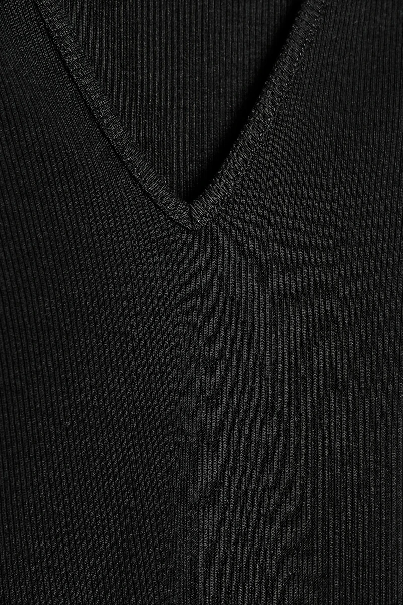 LONG SLEEVE RIBBED TOP