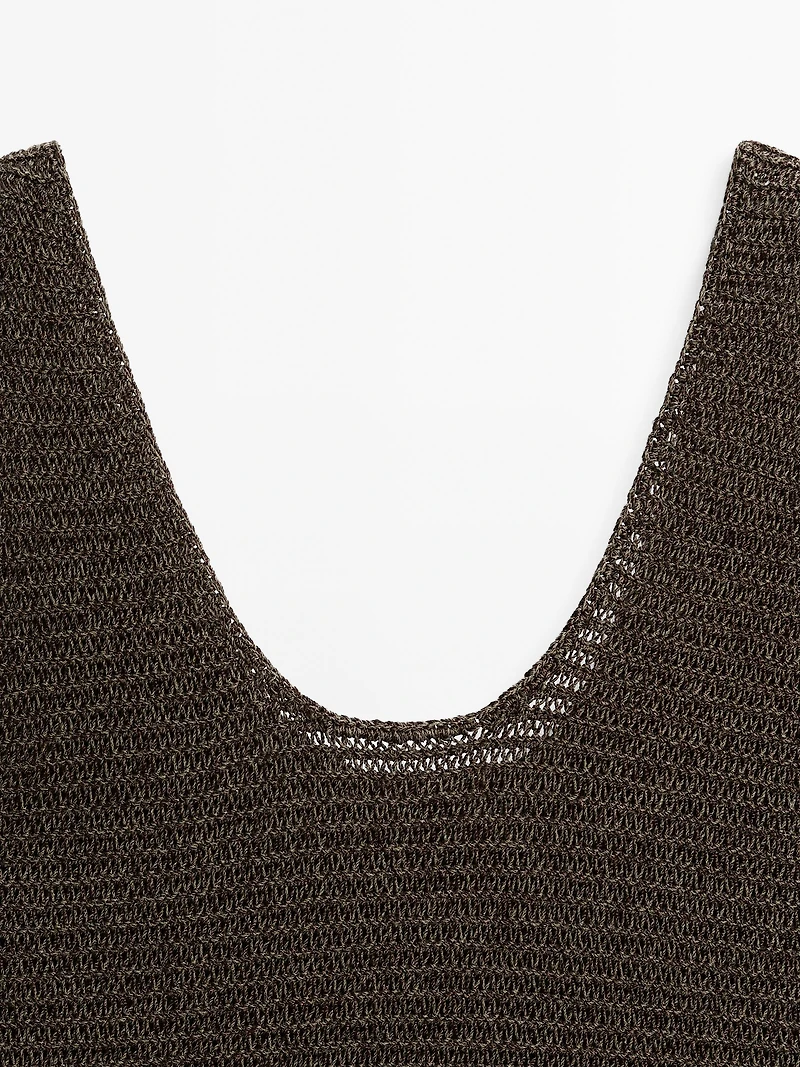 Cotton blend knit top with round neckline