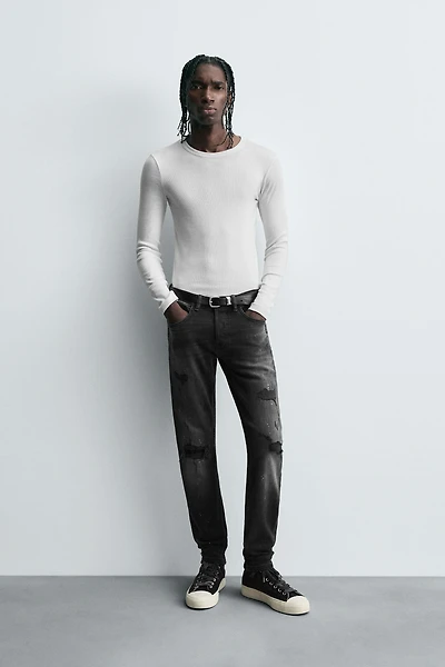 RIPPED SKINNY FIT JEANS