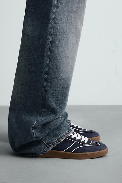 CONTRAST SOLE SNEAKERS