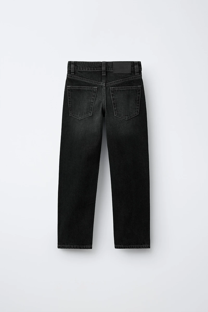 STRAIGHT LEG JEANS
