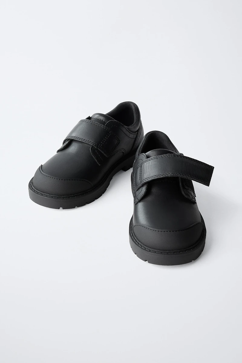 CHAUSSURES EN CUIR