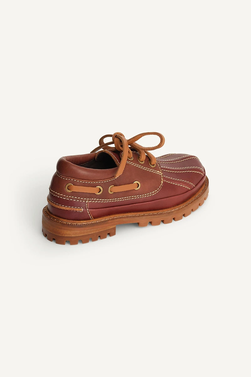 CHAUSSURES BATEAU EN CUIR ÉDITION LIMITÉE
