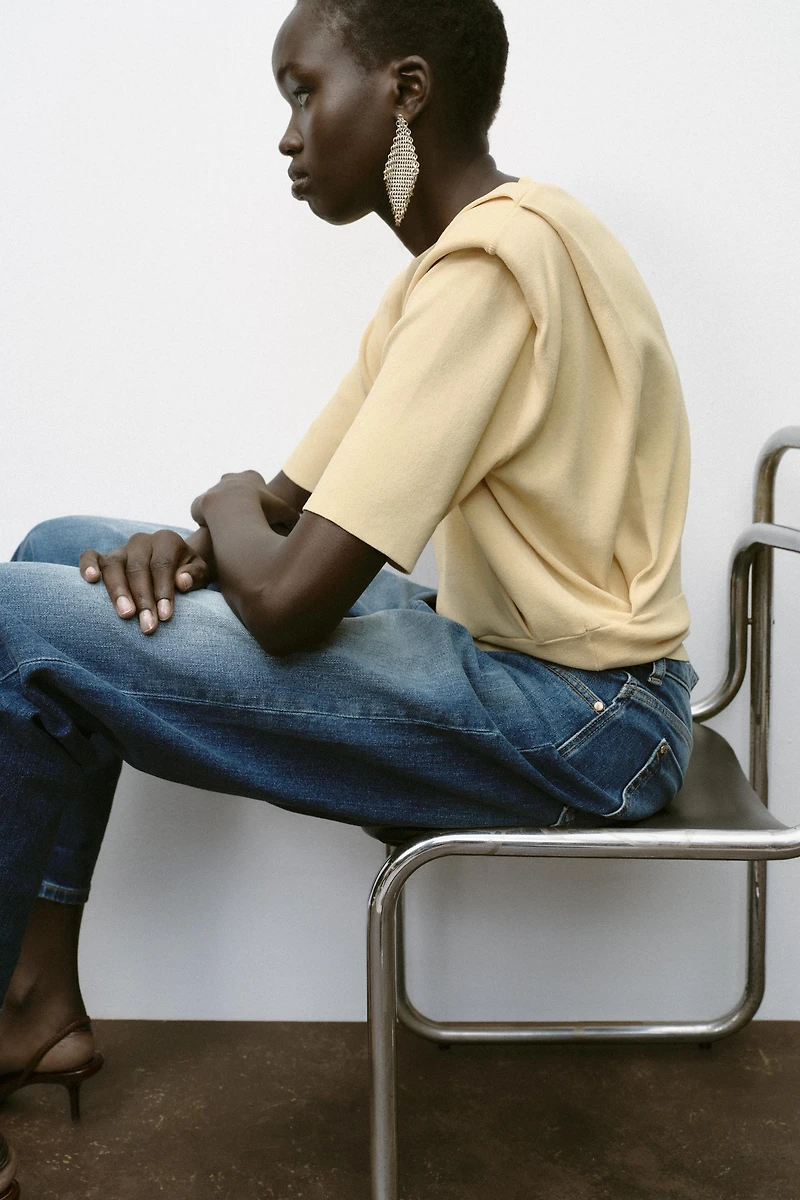 TOP EN MAILLE À ÉPAULETTES