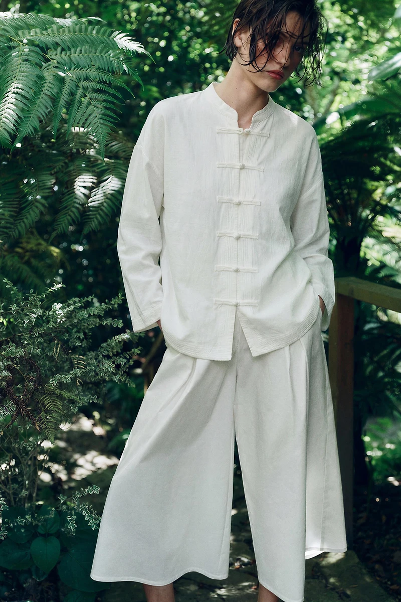 LINEN OVERSIZED SHIRT WITH FROG FASTENING