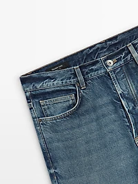 Straight-leg jeans