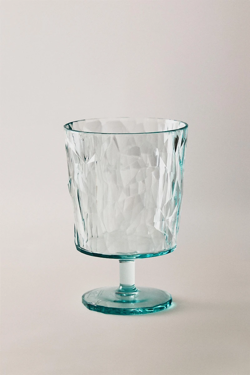 ACRYLIC GLASS WITH RAISED DIAMOND DESIGN