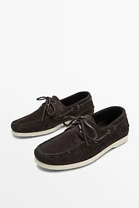 Leather deck shoes