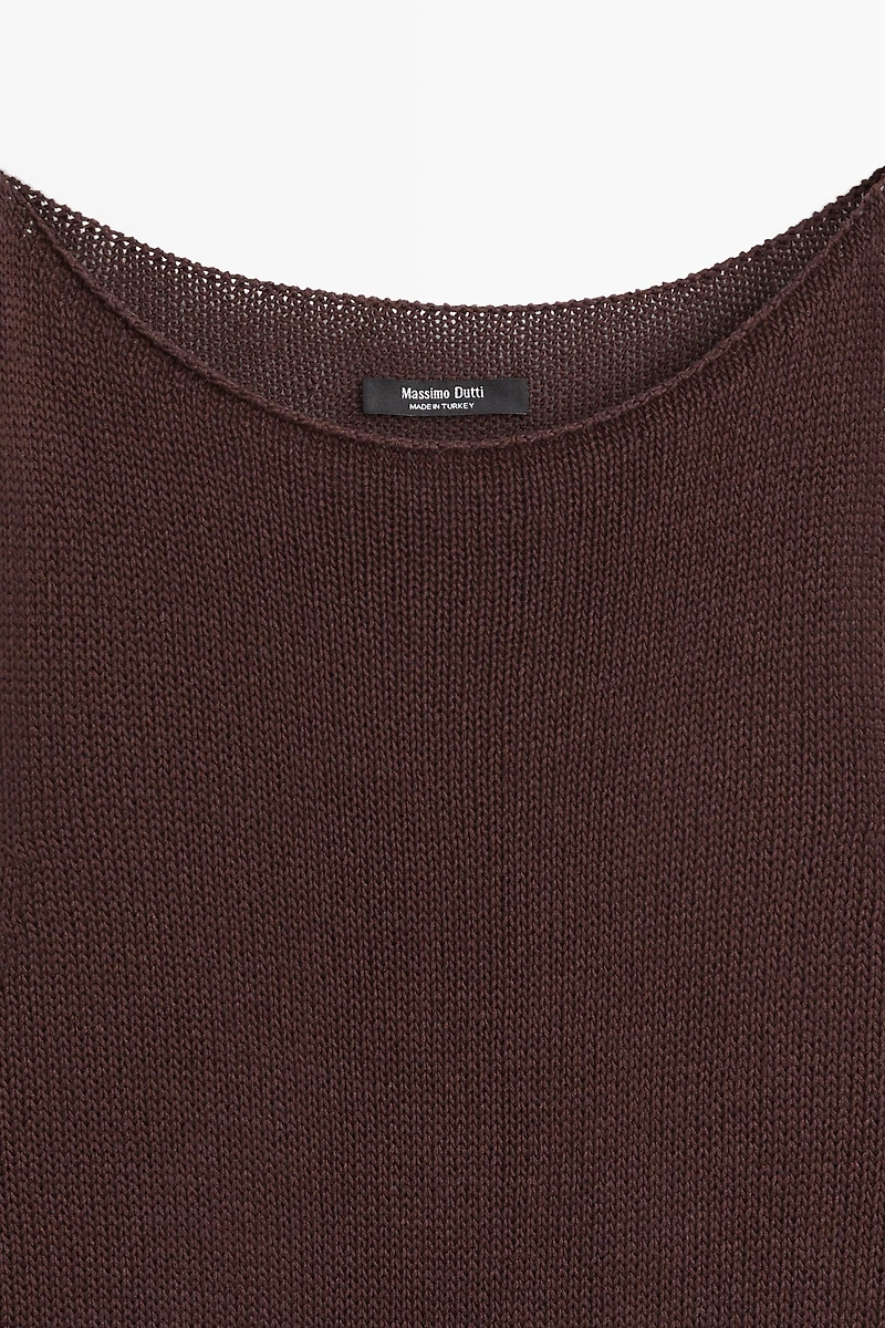Fine-knit halter top