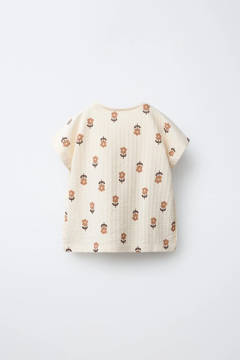 T-SHIRT IMPRIMÉ AVEC DENTELLE