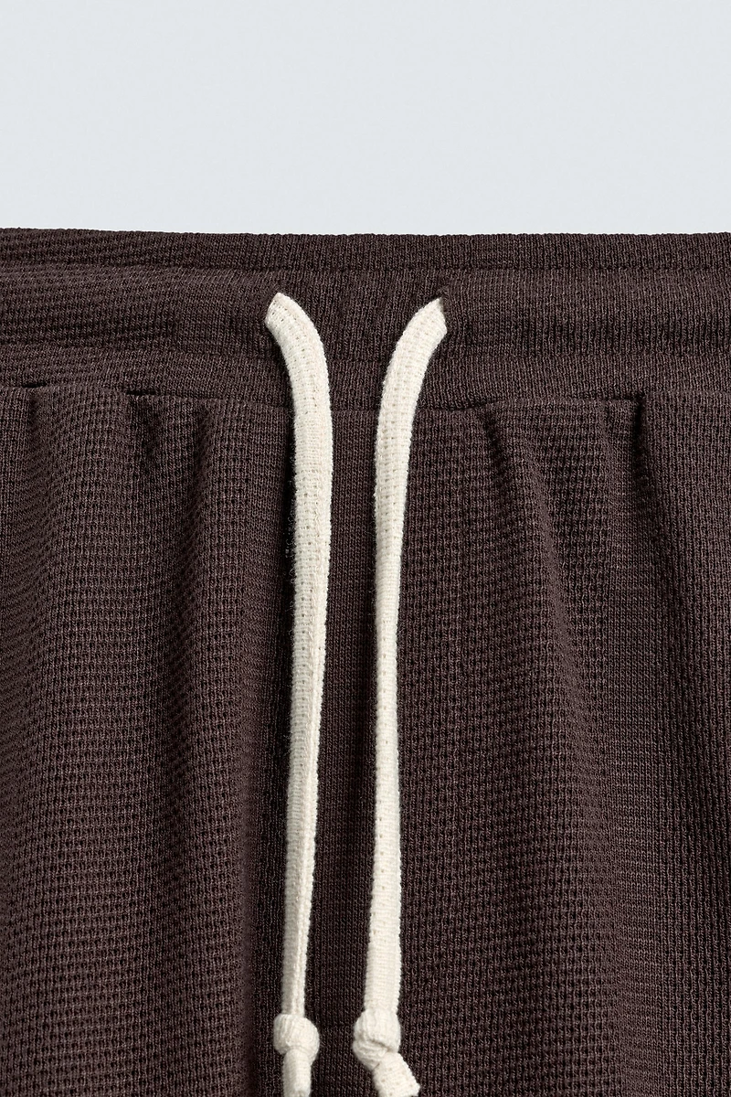 RETRO CONTRAST SOCCER SHORTS