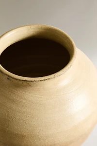 LIGHT TERRACOTTA VASE