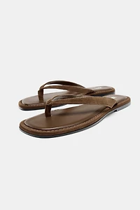 SANDALES EN DAIM À BRIDE