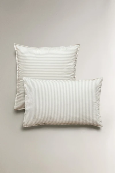 CHILDREN’S STRIPED PILLOWCASE